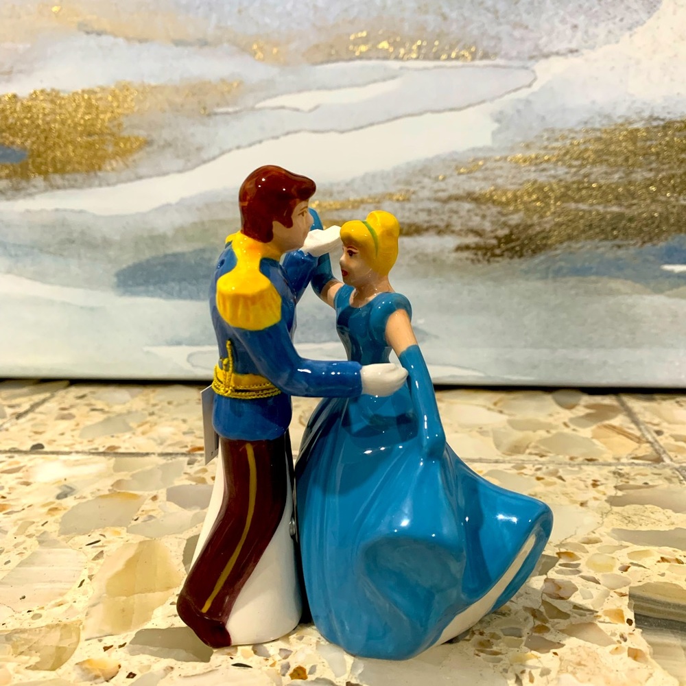 Disney Cinderella & Prince Charming Ceramic Salt Pepper Shakers Set NEW Vintage